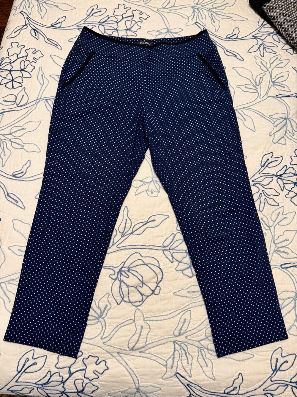 Roz & Ali Navy Blue Polka Dot Cropped Pants